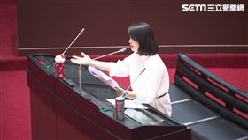 吳思瑤質詢卓榮泰。