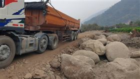 高雄,砂石,農地,水土保持,挖土機,盜採砂石