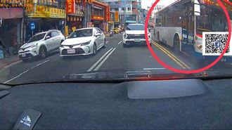 公車市區演「玩命關頭」　逆向左轉畫面曝