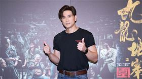 《九龍城寨之圍城》伍允龍。（圖／華映娛樂提供）