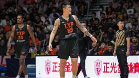 桃園璞園領航猿在主場以97：79擊敗攻城獅，在季後賽3連勝搶下聽牌優勢。（圖／PLG聯盟提供）