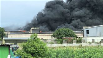新／台南印刷工廠大火！駭人黑煙竄天