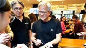 黃仁勳2日台大演講！學生狂寄信求入場　校長無奈拒絕吐原因（圖／翻攝自台大臉書）