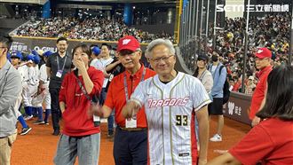 黃仁勳開球「拜託球迷1件事」：不會太久