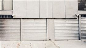 鐵捲門，電捲門，車庫，電動門（示意圖／翻攝自Pixabay）