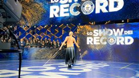 台灣之光！劍舞藝術家蔡宏毅成功挑戰金氏世界紀錄：我來自台灣，圖翻攝自笑炎舞者蔡宏毅臉書