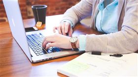 電腦,工作,上班。PIXABAY