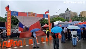 慶黃埔建軍百年活動！舞台倒塌　民眾送醫