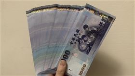 新台幣/新鈔/鈔票/千元大鈔/換鈔(記者陳弋攝影，打資料照即可)