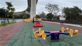 捷運三鶯線周邊逾2000坪國華公園啟用（2）新北市政府捷運工程局在捷運三鶯線國華站附近打造國華公園，設置河岸步道與舒展筋骨的體健設施等，提升整體周邊生活品質。（新北捷運局提供）中央社記者高華謙傳真  113年6月2日