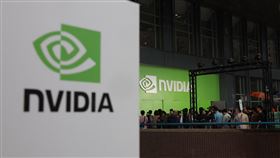 黃仁勳晚間將在台大體育館專題演講（3）輝達（NVIDIA）執行長黃仁勳抵台展開行程，2日晚間即將在台大體育館專題演講，許多媒體與觀眾下午於會場外排隊等候進場。中央社記者趙世勳攝  113年6月2日