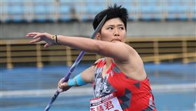 李慧君在第三次擲出54公尺31，擺脫斯里蘭卡選手的糾纏摘下本日首金。（圖／田徑協會提供）