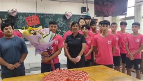 6度衝火場救獨居老翁，英勇高中生回校上課，捐款湧入專戶，歡迎會，(圖／翻攝畫面)