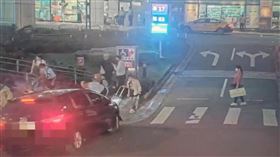 萬芳醫院車禍。（圖／翻攝畫面）