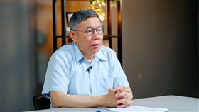 柯文哲用華勒沙的「轉型正義三原則」表達民眾黨立場。（圖／民眾黨提供）