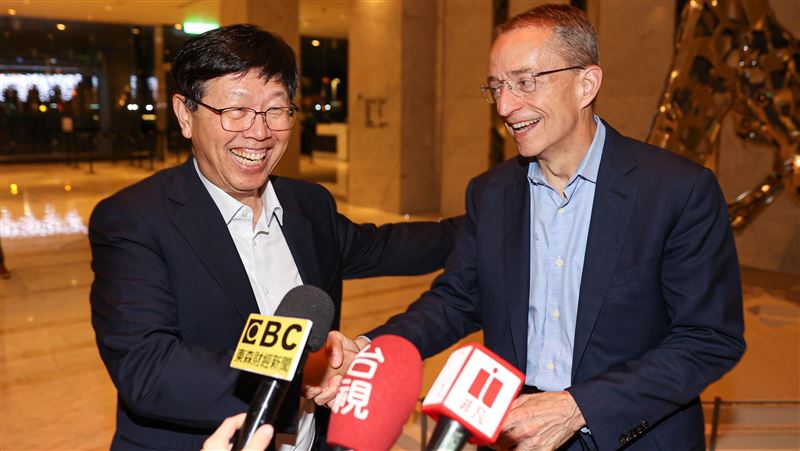 英特爾宴請供應商　鴻海：將加深合作