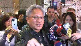 A黃仁勳吉.品2400