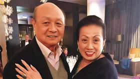 由嚴家淦四子嚴雋泰（左）成立的協會，妻子嚴許婉瑱擔任理事，遭控無償借用台銀2處國定古蹟卻不願遷出，連同嚴家淦故居等於獨占1.3公頃空間。（圖／翻攝自嚴雋泰臉書）