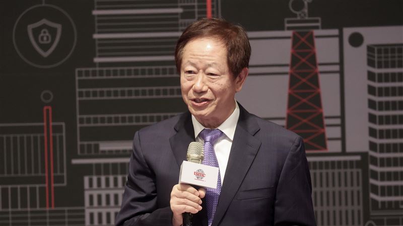 台積電股價震盪還能買？劉德音比讚回應了