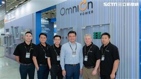 康舒科技董事長許介立出席COMPUTEX，推薦自家商品5.5kW、7kW AI伺服器電源及33kW power shelf。