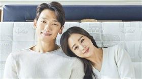 Rain和金泰希。（圖／翻攝自微博）