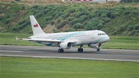 ▲阿曼搭國王專機抵台。（圖／中華足協提供）