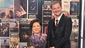 陳淑芳和演員左右，出席紅毯活動。（圖／翰森娛樂提供）