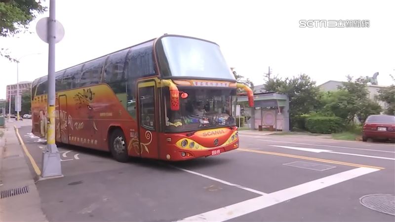 獨／遊覽車司機缺工　雲科大生開車試水溫