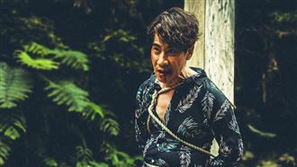 翁家明遭綁柱圍毆！滿臉是血畫面曝光