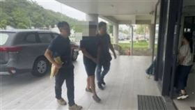 台東市警方成功破獲新建工程竊盜案，2名犯嫌被捕。（ 圖／翻攝畫面）