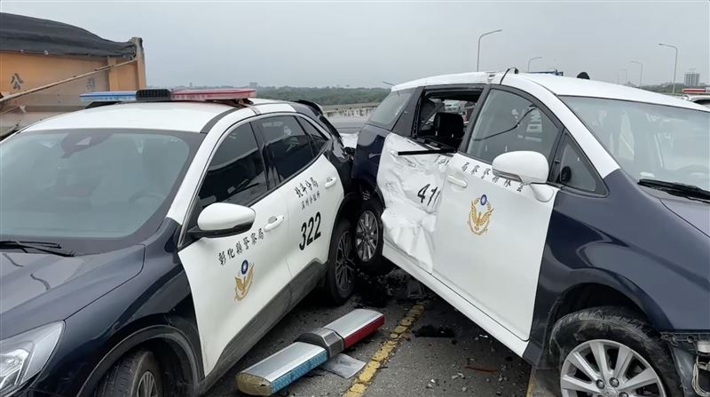 雲林阿伯出事了！開車分心擊落2輛警車