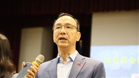 朱立倫出席諾曼第登陸80週年省思國家安全座談會前受訪。(圖/國民黨提供)