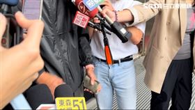 唐治平戴著陳桂林同款手錶現身士林地檢署。（圖／記者李依璇攝影）