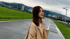 梁靜茹曬舊照發文「我想跟過去好好道別」。（翻攝自梁靜茹IG）