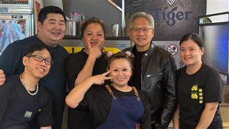 黃仁勳熱炒店菜單備註4字　小費霸氣給5千
