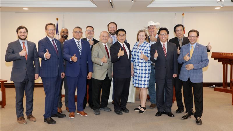 美國州議員拜會黃偉哲！盼建立文化交流