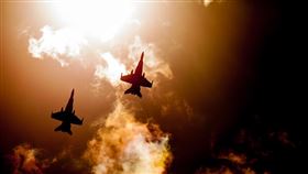 戰爭、空襲（示意圖／PIXABAY）