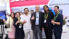 強大親和力！廠商曝黃仁勳兒女親切　輝達團隊嚴謹