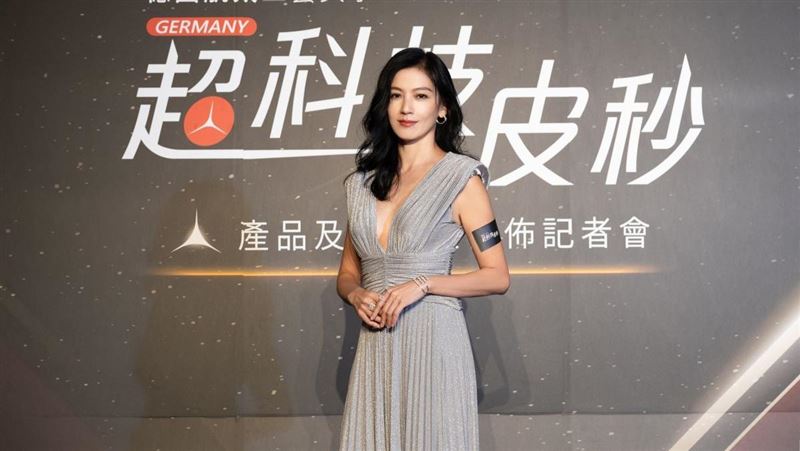 林熙蕾大秀美胸！老公大方分享美妻
