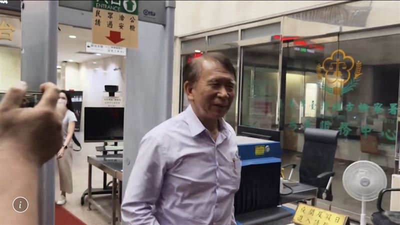 首例！林榮錦夫妻交保還要「自拍」報到