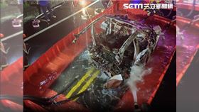 特斯拉,電池,起火,複燃,防汛擋板,簡易水池,降溫,滅火（圖／翻攝畫面）