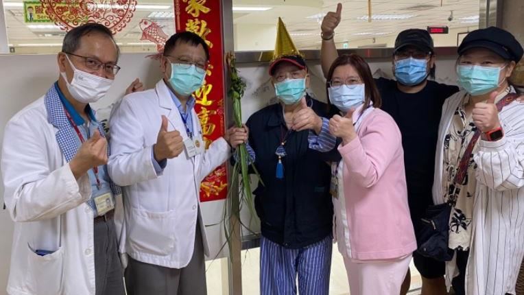提前慶端午！北榮護理之家長輩DIY果粽