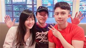 孫鵬,狄鶯,孫安佐。（圖／翻攝自臉書）