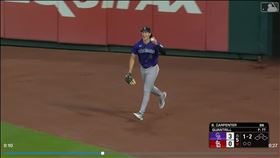 ▲洛磯外野手托利亞（Michael Toglia）美技沒收全壘打。（圖／翻攝自MLB官網）