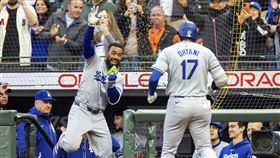 ▲赫南德茲（Teoscar Hernandez）撞牆美技沒收長打。（圖／美聯社／達志影像）