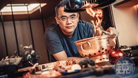 ▲樂軒和牛專門店創辦人張維軒，是台灣頂級和牛燒肉的領軍人物，他一手打造的奢華風餐廳裡，堅持使用日本A5和牛、以及澳洲9+和牛，並有專人桌邊服務，創下5億元年收。（圖／鏡週刊提供）