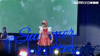 邊佑錫化身小櫻！「超狂服裝上台」粉叫瘋