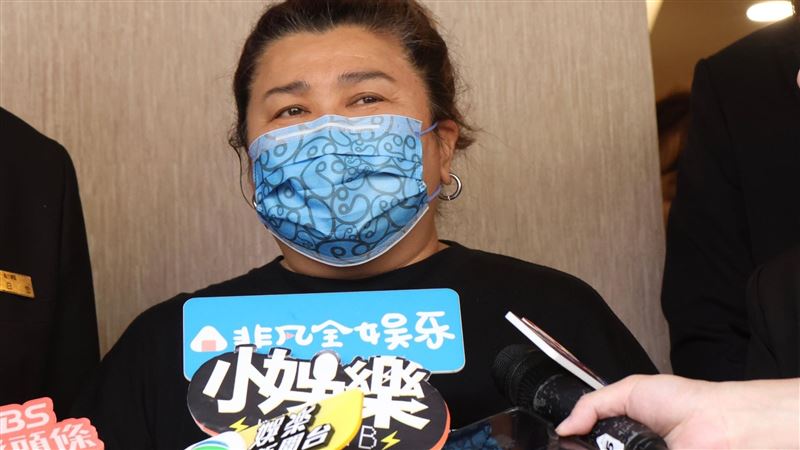 林美秀抱病赴邱瓈寬母靈堂　王彩樺哽咽