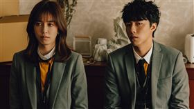 陳庭妮、蔡凡熙新劇搭檔當房仲藝人陳庭妮（左）、蔡凡熙（右）在戲劇「幸福房屋事件簿」中扮演房仲，在劇中幫不少委託人找到好房，戲外陳庭妮也助閨密找到結婚新房，這讓陳庭妮感到成就感十足，（逆光電影提供）中央社記者洪素津傳真  113年6月6日