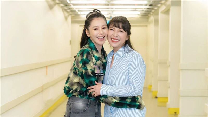 小野麗莎合體徐若瑄！台上1舉動落淚
